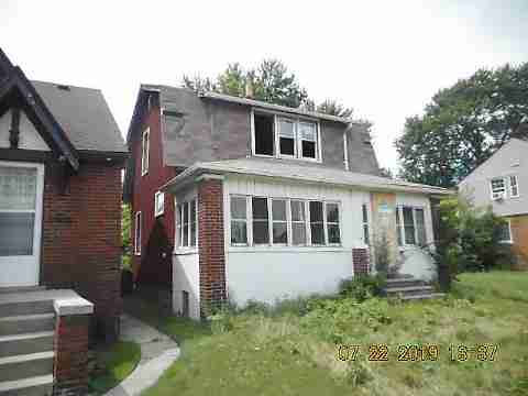 8555 Bryden (3)_m.jpg